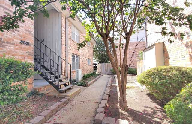 8081 Meadow Road Gallery 2