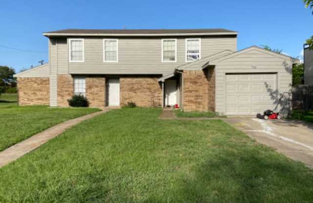 716 Royal Crest Dr - 716 Royal Crest Dr, Richardson, TX 75081