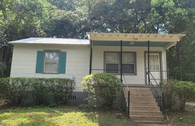 LOVELY  Walkable NW 2/1 House w/ Wood Floors, Fenced Yard, Newer Paint  AC Available August 1st for $1175/month! photos photos