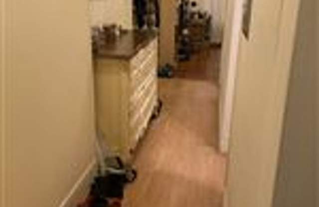 Nice 1 bed in great area Gallery 4