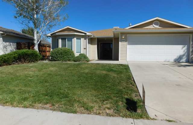 Spacious Home in Dove Creek Sub-Division - 434 1/2 Jornada Street, Clifton, CO 81504
