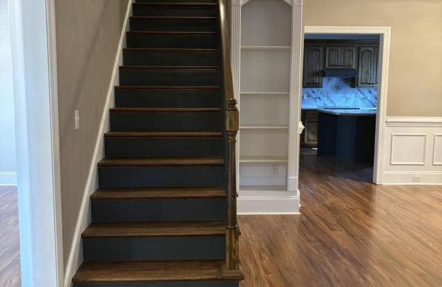 3113 Mayflower Lane Gallery 3