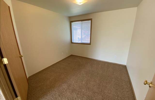4212 John Deere Ln Gallery 4