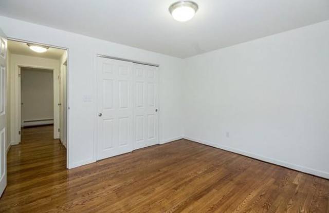 112 west emerson Gallery 3