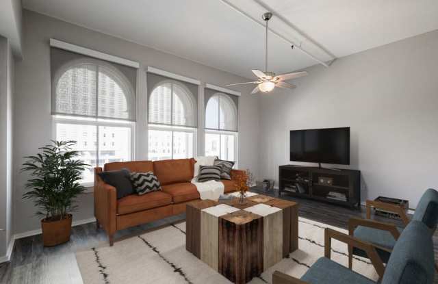 Court Square Apartments Gallery 3