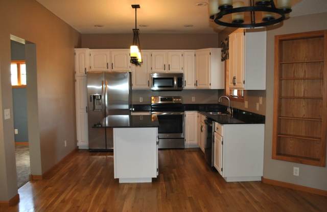 Spacious 3-Bedroom Home on 2.5 Acres in Hudson, WI Gallery 4