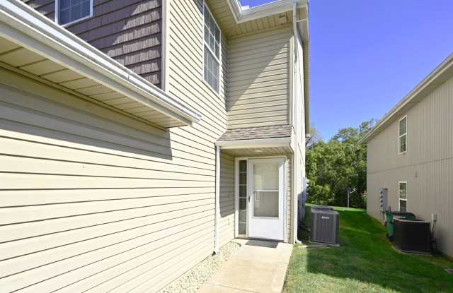 Nice 3 Bedroom, 2.5 Bath Townhouse with 1 car garage in Oak Valley Subdivision Gallery 3