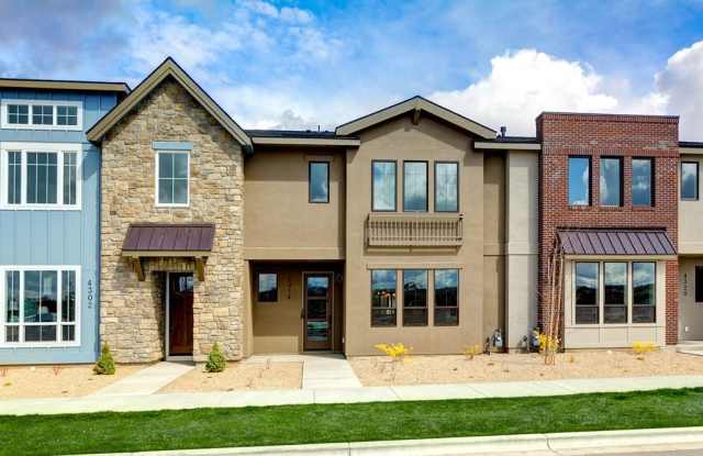 3 Bedroom 2.5 Bathroom Townhouse in Harris Ranch. photos photos