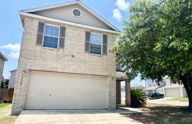 Great home on corner lot - 12434 Basil Bay, Bexar County, TX 78253