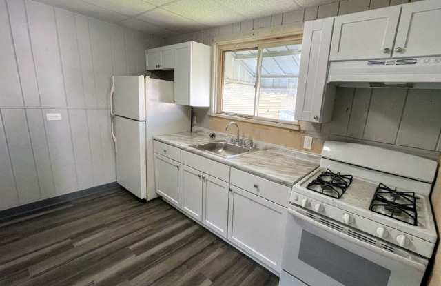 Spacious 4 Bed/1 Bath Home - Newly Updated - Beautiful Home in Mckees Rocks - Available early Sept - 627 Woodward Avenue, Allegheny County, PA 15136 Spacious 4 Bed/1 Bath Home - Newly Updated - Beautiful Home in Mckees Rocks - Available early Sept - 627 Woodward Avenue, Allegheny County, PA 15136