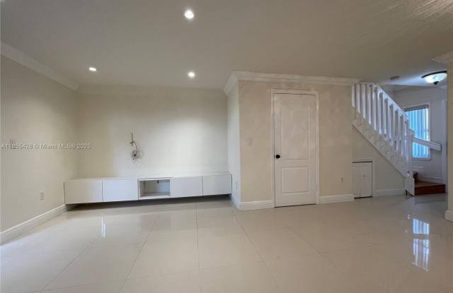 7915 NW 8th St photos photos