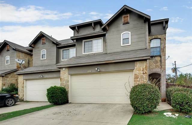 211 Wooded Glen Court - 211 Wooded Glen Ct, Arlington, TX 76013