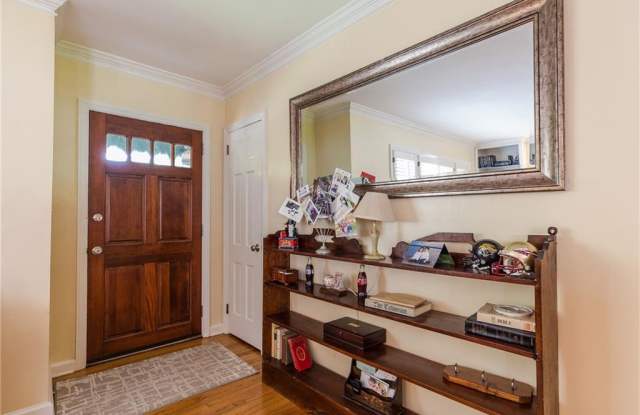 676 Gladstone Road Nw Gallery 2