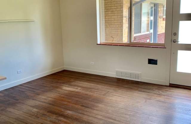 4233 Shoshone St Gallery 2