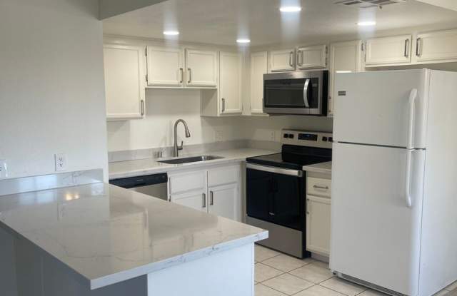 Beautiful upstairs 2-bedroom, 2-bathroom apartment photos photos