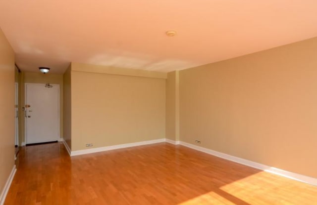 1455 Sandburg Gallery 3