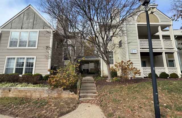 Sun-filled And Spacious 2 Bed 2 Bath Condo With Balcony In Desired Willow Point photos photos