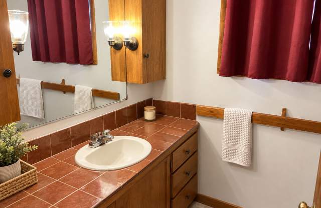 241 Main Street, Orono, ME 04473 Gallery 4