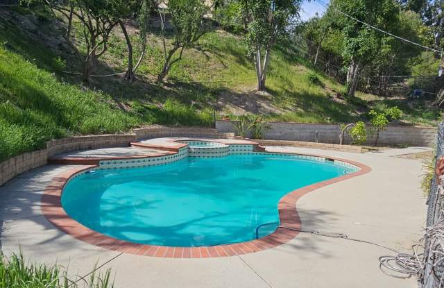 Gorgeous Newly Remodeled 4 Bedroom 2 Bath Home for Rent in West Hills photos photos
