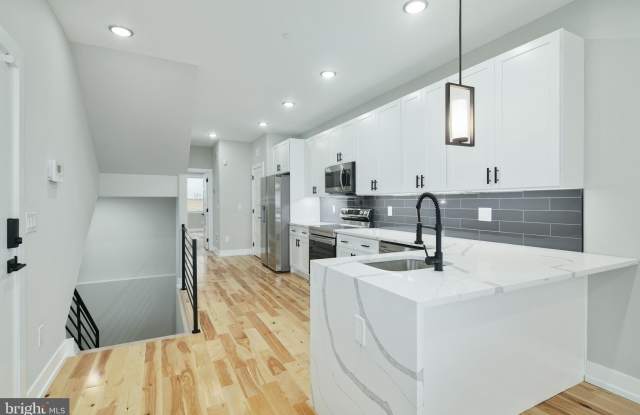 411 W HEWSON Street unit: 1 photos photos