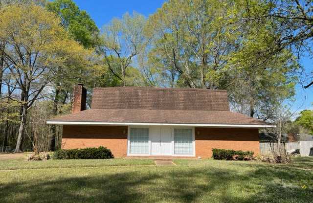 86 Azalea Drive Gallery 1