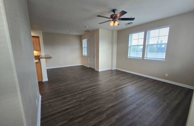Beautifully Upgraded Tri level Home in Marina Bay in Richmond, CA Gallery 3