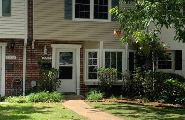 BEAUTIFULLY RENOVATED TOWNEHOME IN WASHINGTON SQUARE! photos photos