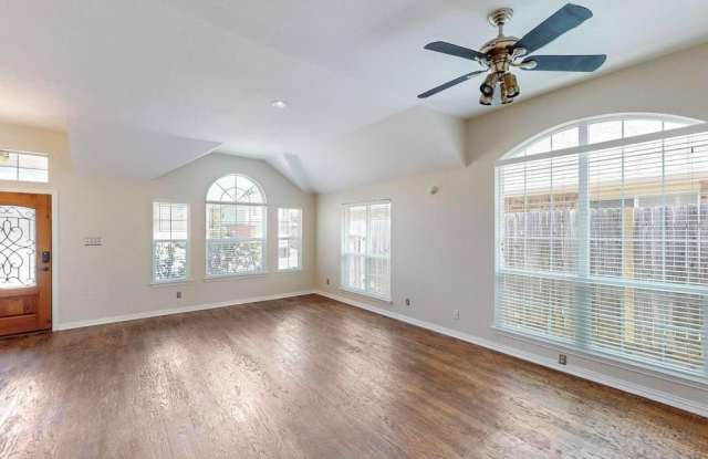 8616 Sabinas Trail Gallery 4
