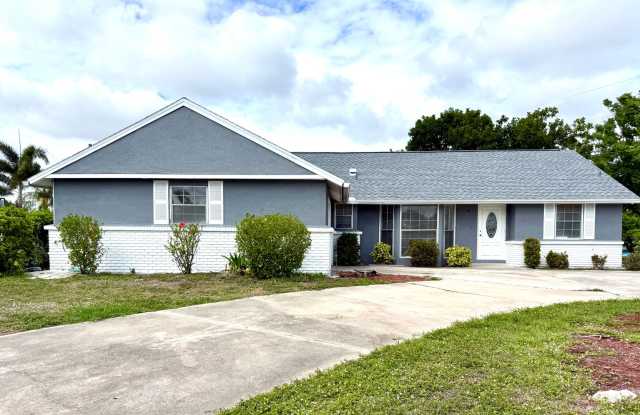 Coastal Living in Gulf Gate | 3BR/2.5BA | Annual Rental photos photos