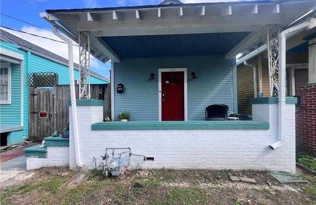 127 ADDISON Street photos photos