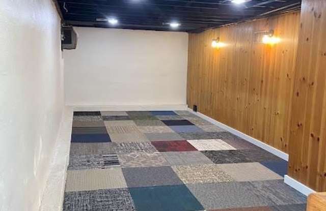 5818 W Park Avenue Gallery 4