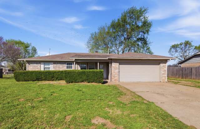 Cute 3 bed 1.5 bath home with a large yard and quite living in the highly desired Bixby Public Schools. photos photos