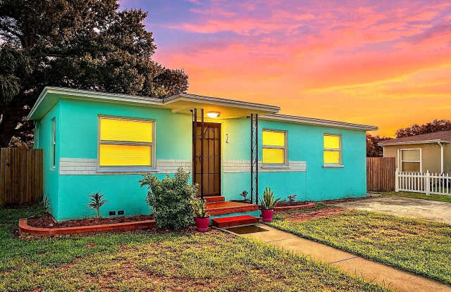 3952 5TH AVENUE N photos photos