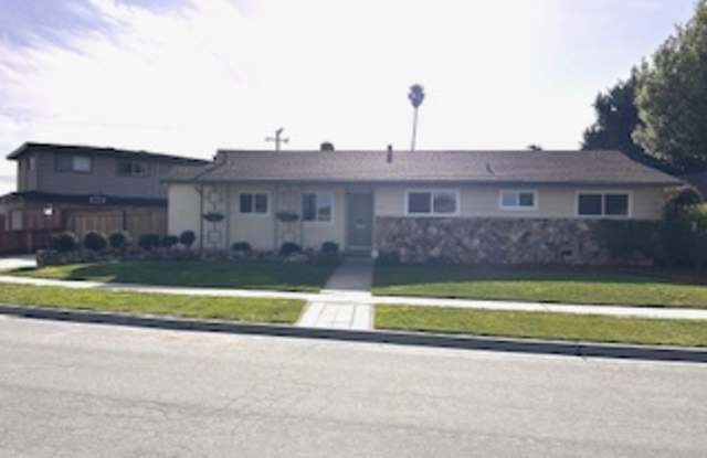 773 Bellarmine Dr photos photos