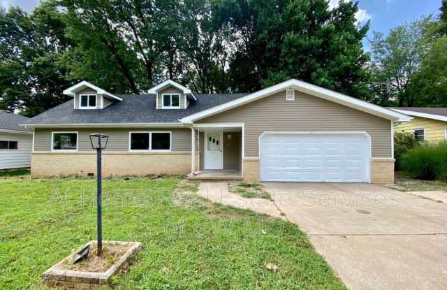 1272 E Woodland photos photos