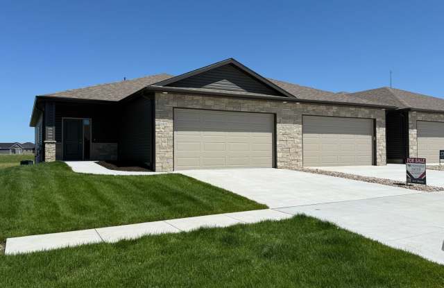 Ranch 3 bedroom/3 bath townhome in SE Lincoln Gallery 1