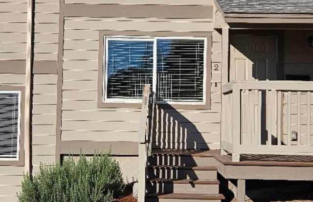 2 Story Unit in Prineville Gallery 1