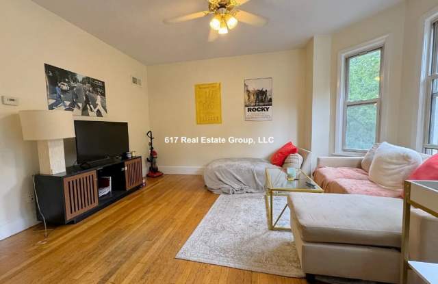 Mission Hill 2 Bed – No Broker Fee – Hot Water IncludeSpacious 4 Bed, 2 Bath – 216 Freeman St, Brookline – Near BU & Coolidge Corner – 9/1/2027d – 9/1 Gallery 3