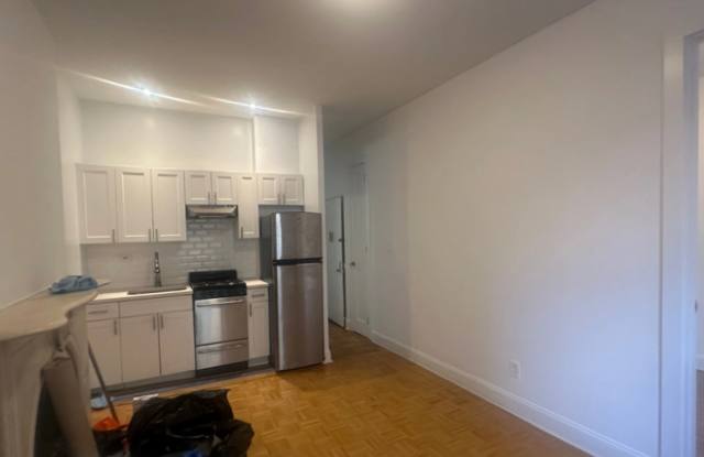 143 E 72nd St photos photos