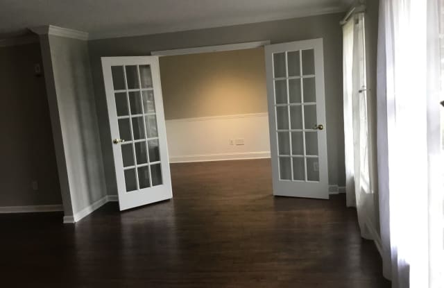 723 Schuyler Ave Gallery 4