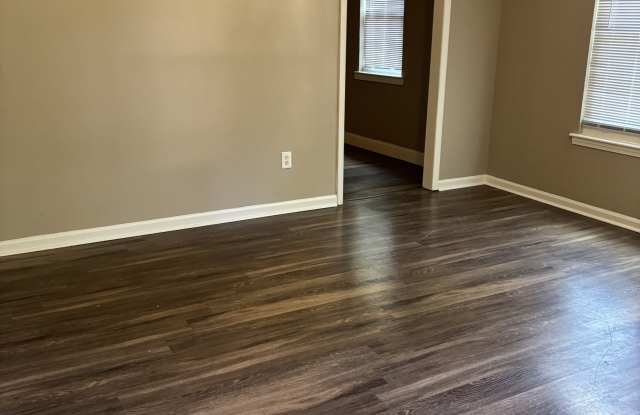 5204 Breckenwood Drive Gallery 2