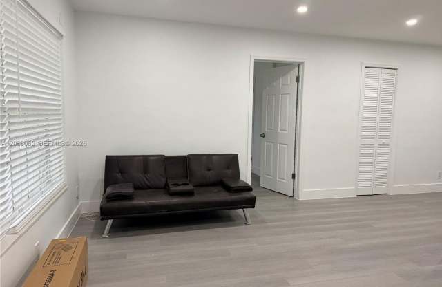 650 SW 55th Avenue, Margate, FL 33068 - 2919 Gallery 4
