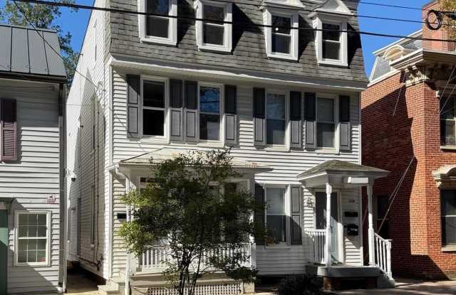 234 MAIN STREET E photos photos