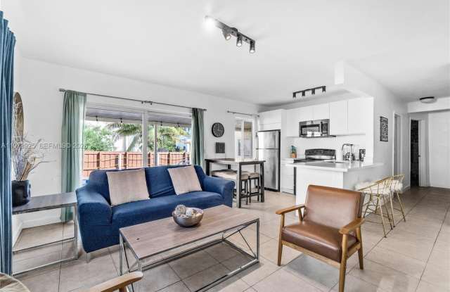 1021 NW 23rd Ave photos photos