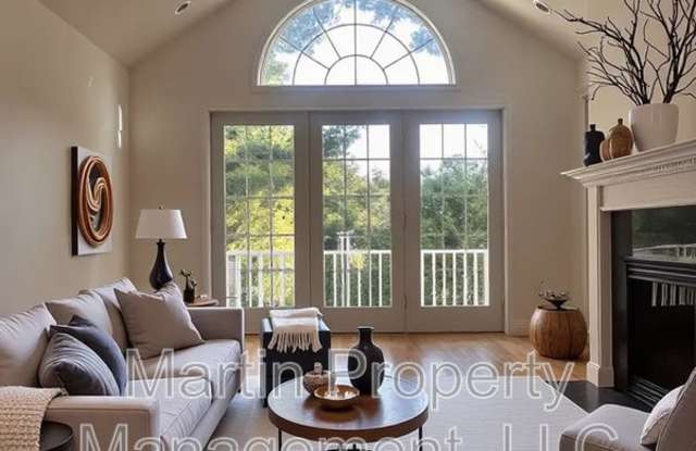 410 Salem Street - 811 photos photos