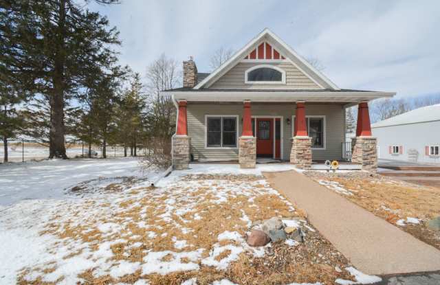 ALL UTILITIES PAID-NO LAWN CARE 4-Bedroom Home with Spacious Master Suite  Country Charm photos photos