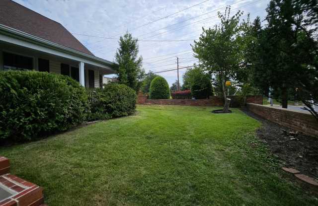 8001 POSTOAK Road Gallery 2