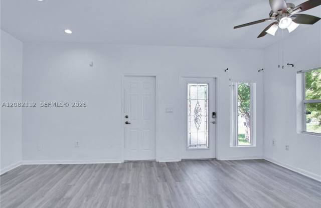5603 Polk St Gallery 2