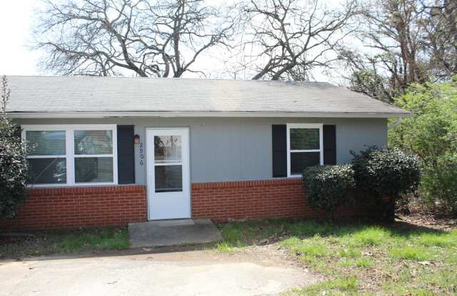 Maryville 2-bedroom Duplex - 2906 Patrick Avenue, Eagleton Village, TN 37804