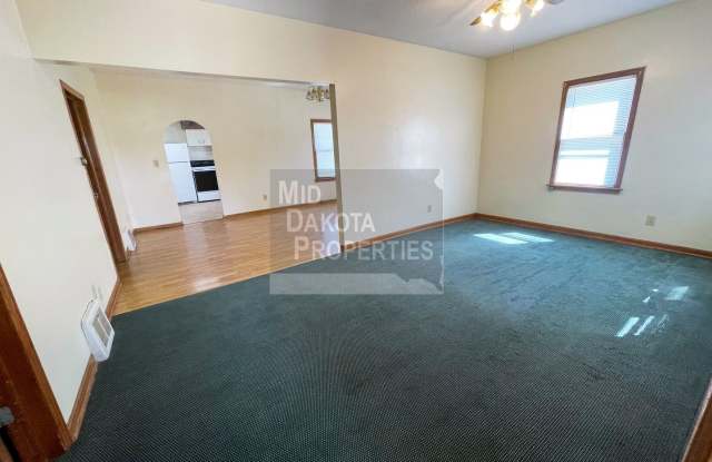 914 E 2nd- 3 bedroom house Gallery 3